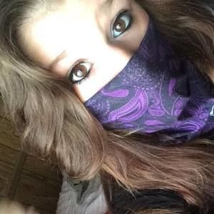 Meet your Posher, Leah